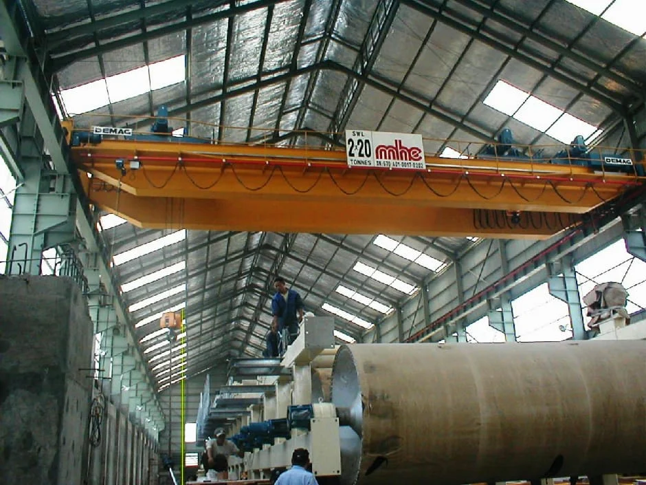 Overhead crane MHE Demag di dalam pabrik